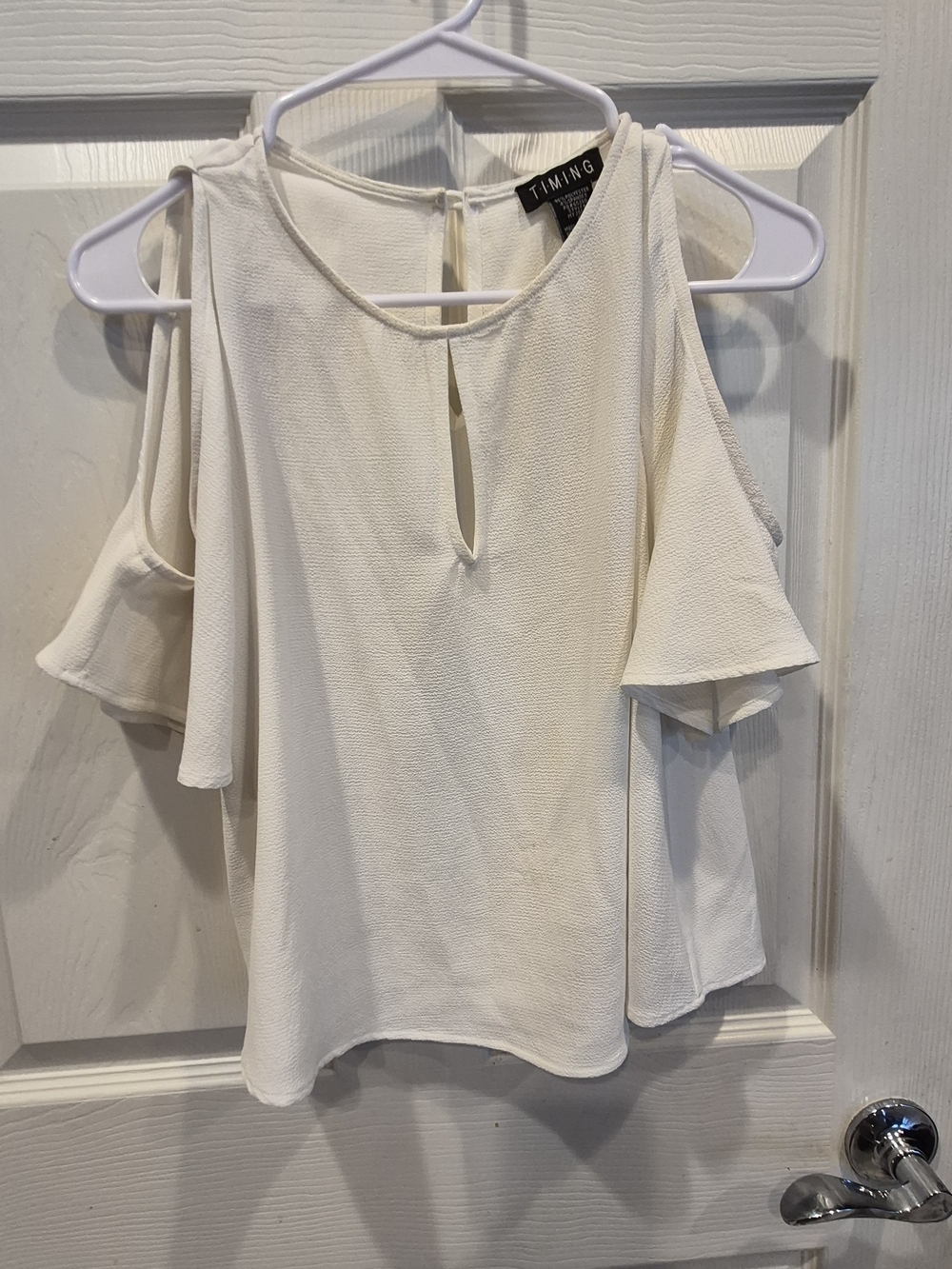 5/25 Timing Cream Cold-Shoulder Blouse